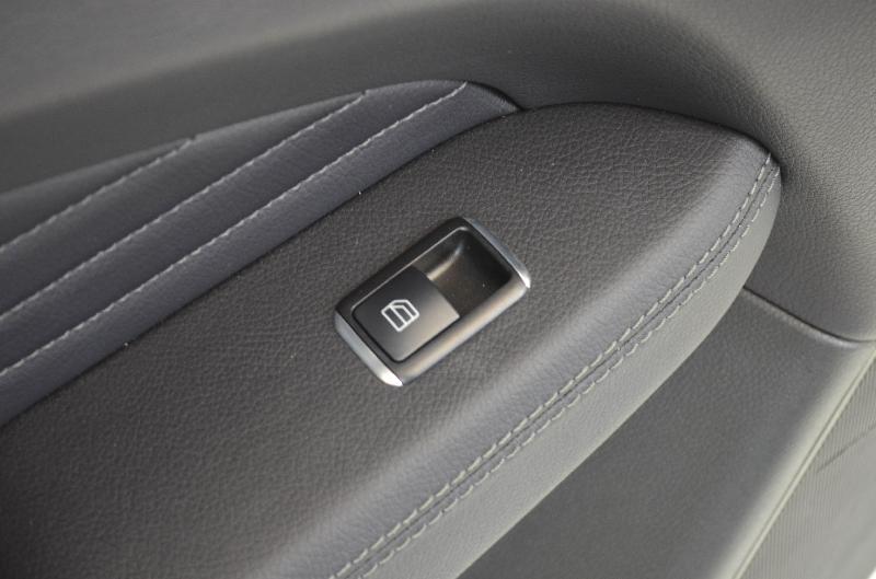 MERCEDES-BENZ GLE W166 (2015-2018) Обшивка передней левой двери A1669058100 10603234