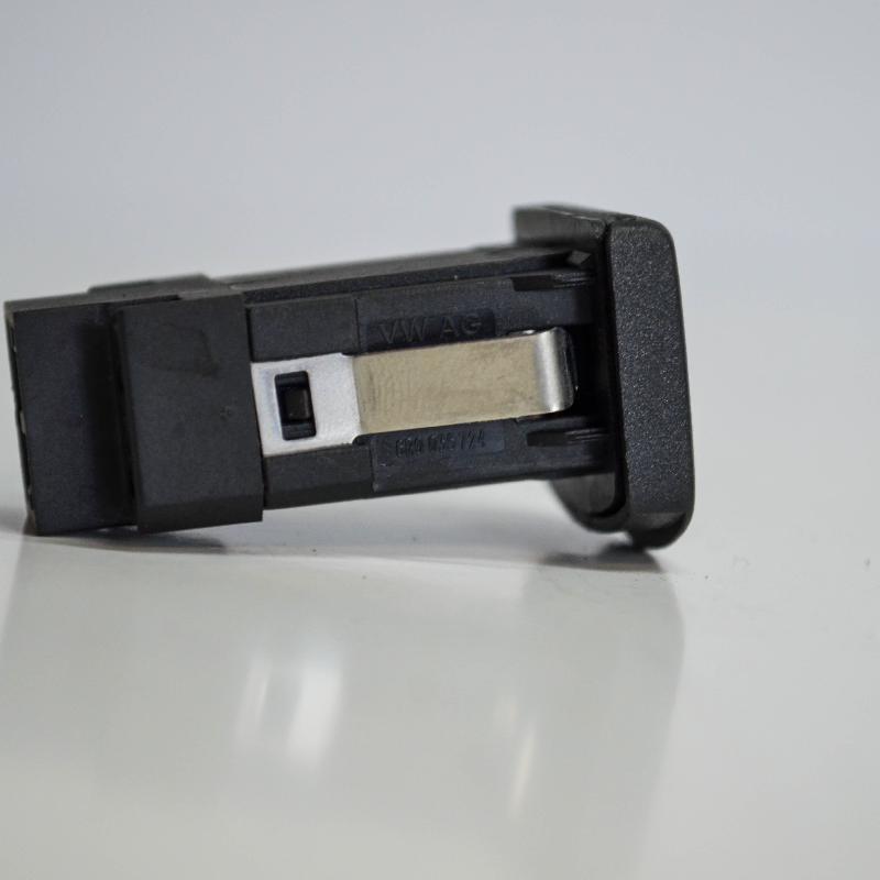 VOLKSWAGEN Polo 5 generation (2009-2017) Additional Music Player Connectors 6R0035724 10022663