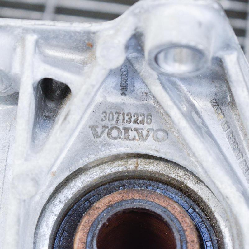 VOLVO XC70 3 generation (20072020) Front Transfer Case T2997428
