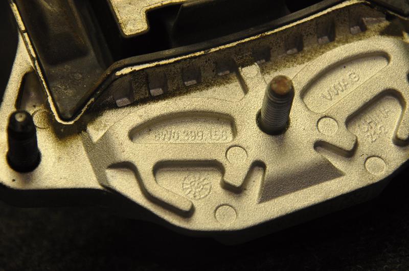AUDI A4 B9/8W (20152024) Left Side Engine Mount 8W0399156 2377032